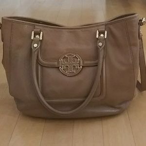 Tory Burch Amanda Classic Hobo